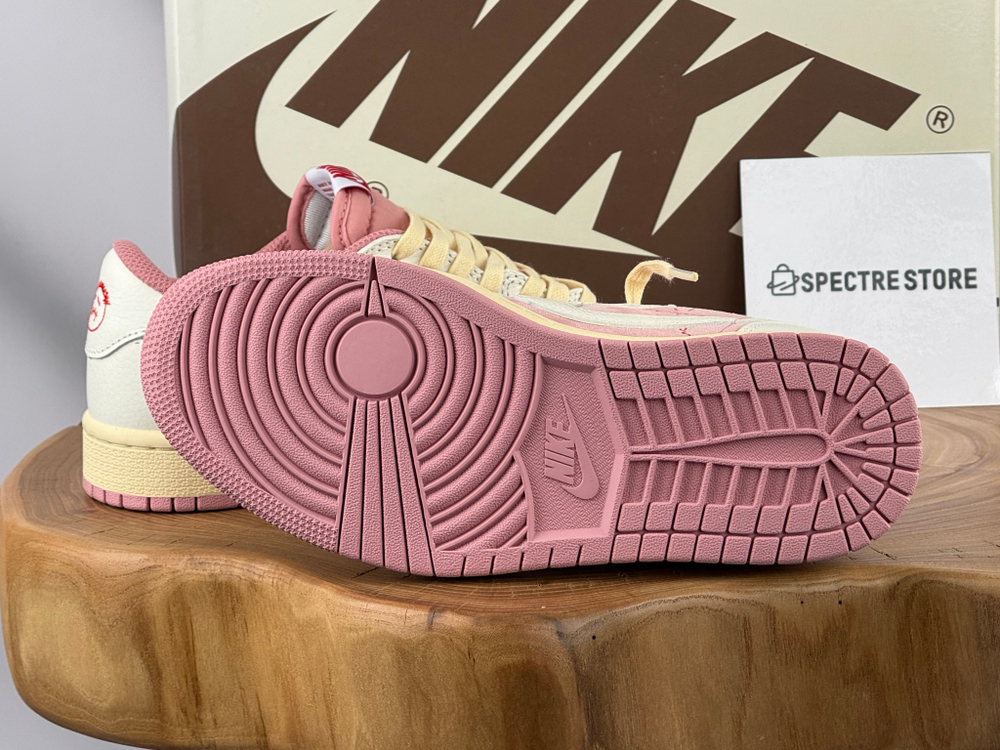 Nike Air Jordan 1 Low Travis Scott Shy Pink
