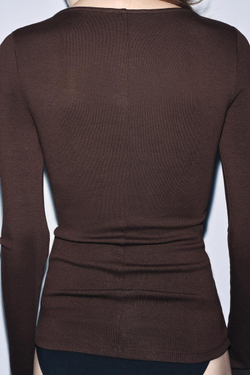 ZARA ФУТБОЛКА С V-ОБРАЗНЫМ ВЫРЕЗОМ, КОРИЧНЕВЫЙ