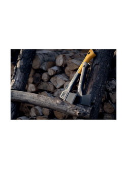 Универсальный топор с точилкой в кофре Inforce 440 г, 230 мм 06-12-23