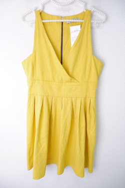 Платье Pull&Bear солнечного цвета 46/48 размер