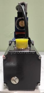 4WRKE10E100L-3X/6EG24ETK31/A1D3M - Пропорциональный распределитель с обратной связью по положению золотника и со встроенным усилителем (OBE), Ду10, A1 = ±10 В, номинальный расход 100 л/мин, схема E, каналы управления ET = X и Y - внутренние