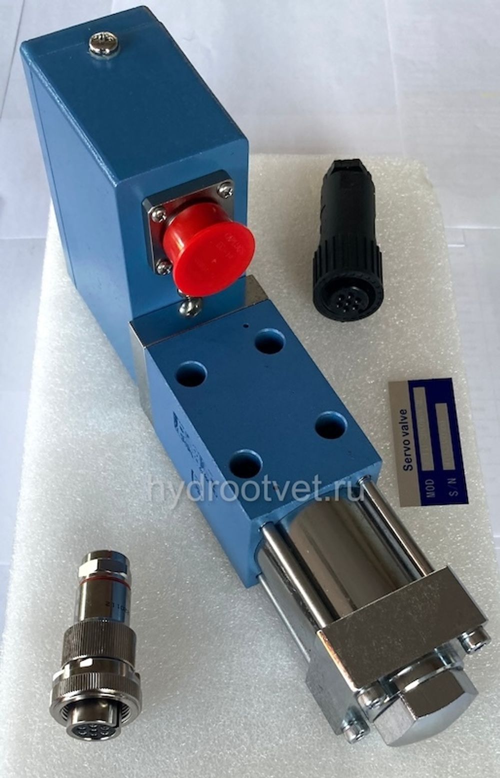 MOOG D633 аналог - SFZ141 - Сервоклапан Ду6 прямого управления типа прямой электропривод с Z = прямое управление сервозолотником, притычная поверхность по ISO 4401-03 (аналог Duplomatic DXJ3). Со встроенной электроникой