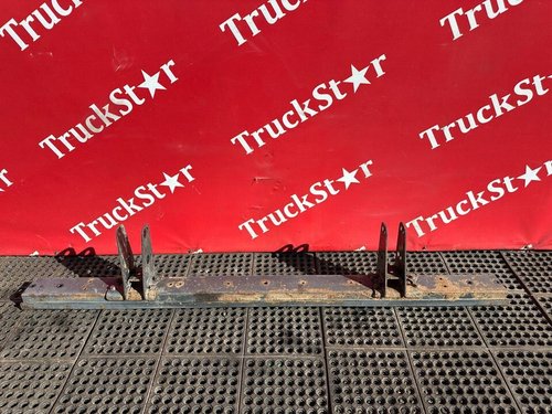 Усилитель переднего бампера