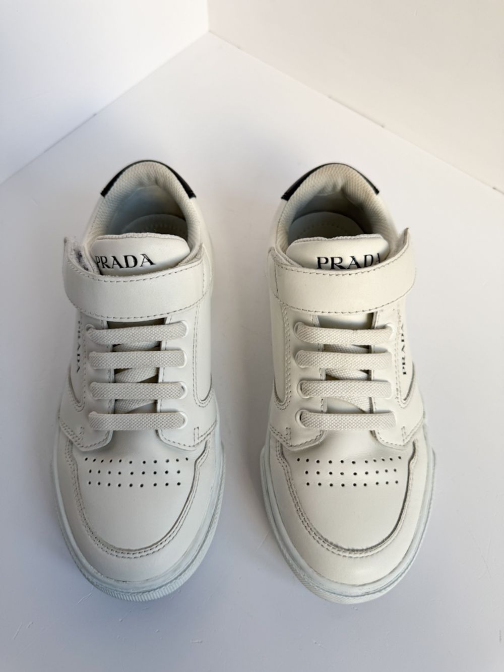 Кожаные кеды Prada, 33