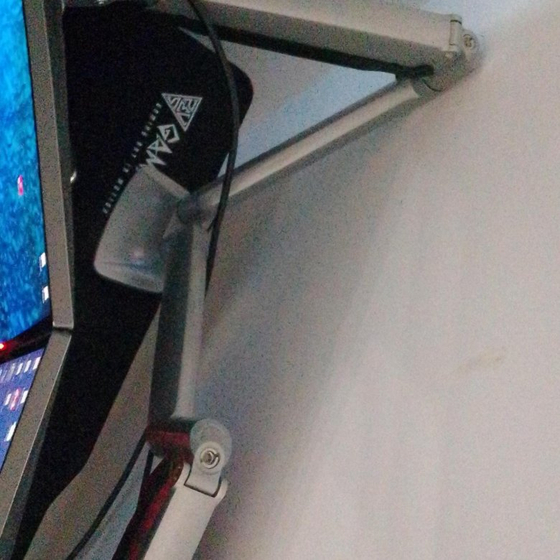 Компьютер директора с периферией/ноутбук (лицензионное программное обеспечение, образовательный контент, система защиты от вредоносной информации)