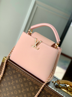 Louis Vuitton Capucines BB