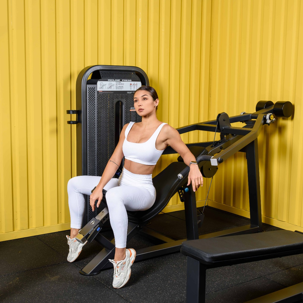 U3013D Наклонный грудной жим. Стек 109 кг