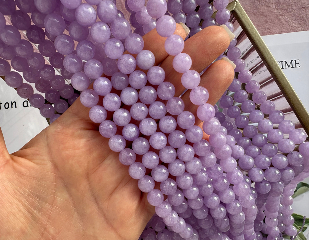 Нить бусин из тонированного кварца 8мм, гладкие