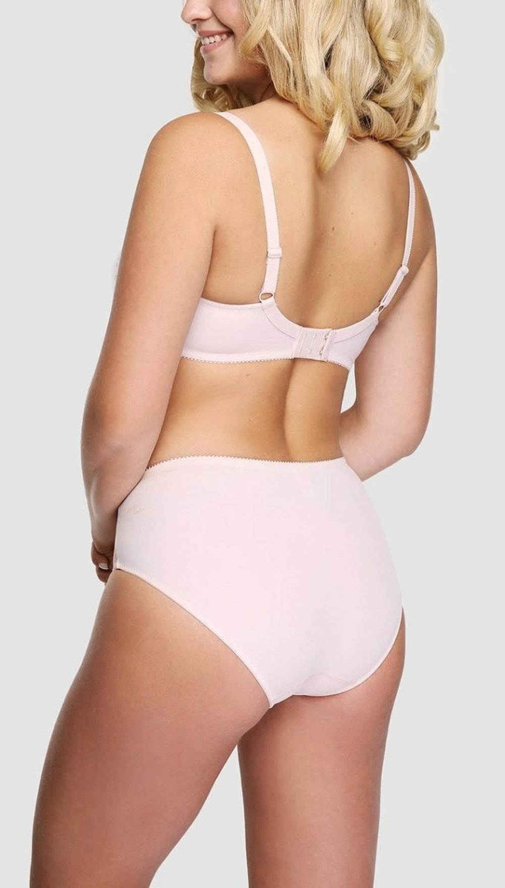 Классические трусики-слипы с кружевом по бокам (Размер: 56) (Цвет: черный с бежевым)