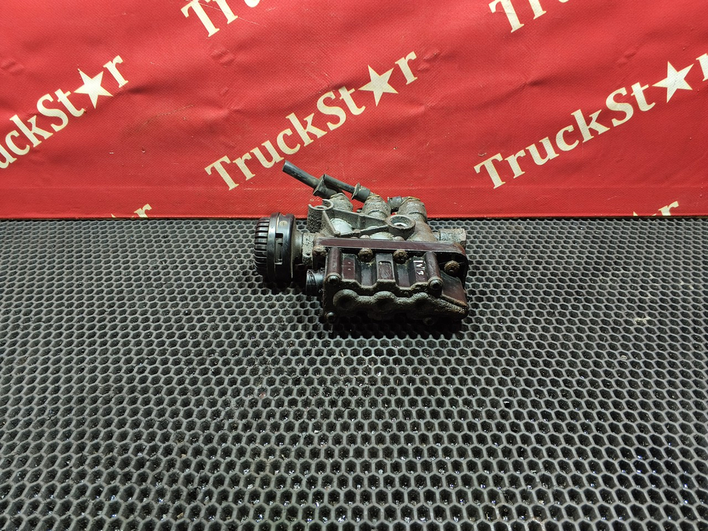 Кран уровня пола главный