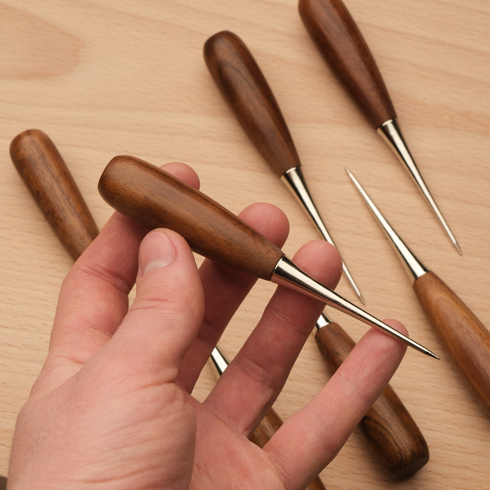 Шило круглое с ручкой из американского ореха