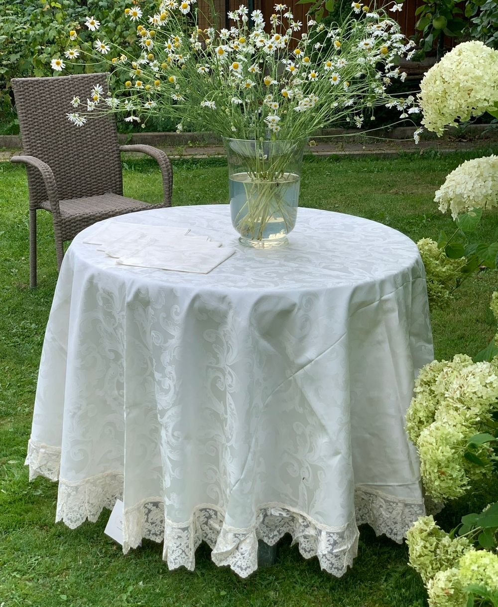 Скатерть 220 и 12 салфеток Palombella Valeria Poesia сливочные