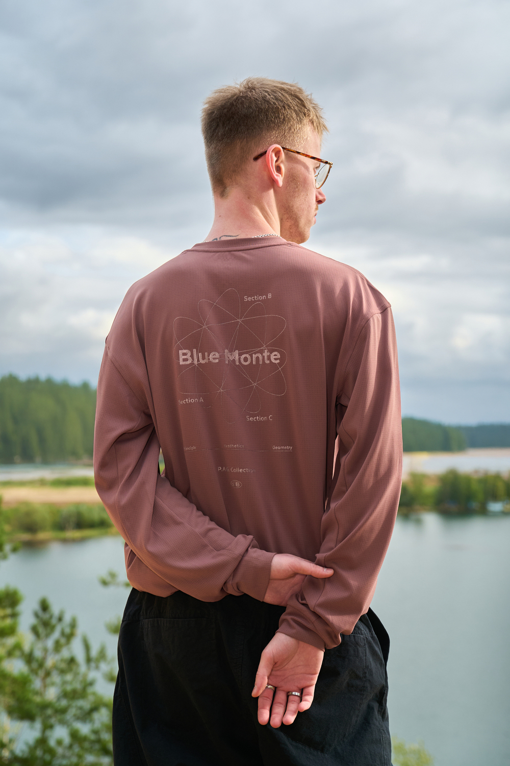 Лонгслив Nothomme Blue Monte Universe Reflective Print "Red Rock Red"