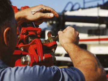 Два варианта конфигурации рамы в анкерных посевных комплексах Bourgault