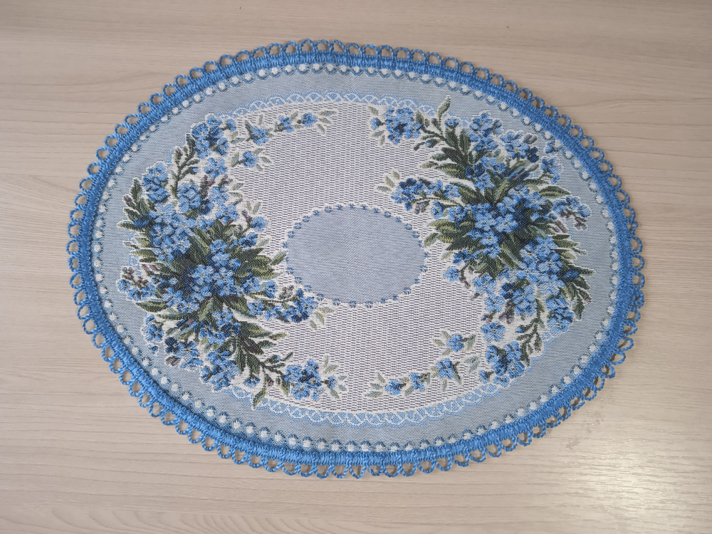 Набор гобеленовых салфеток Незабудка (1 шт 30х40 + 6 шт D 15)