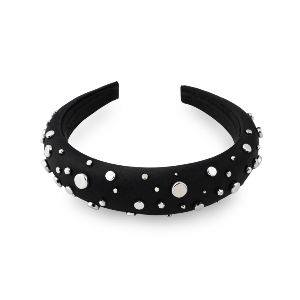 Ободок из черного шелка с серебристыми клепками