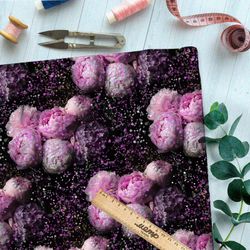 Ткань мембрана маслом нарисованные пионы на чёрном фоне с пыльцой