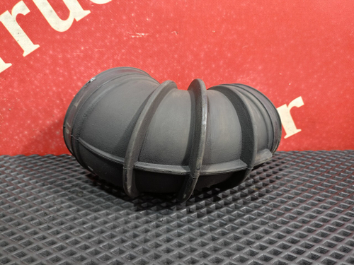 Патрубок воздушного фильтра