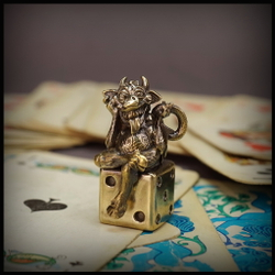 Темлячная бусина "Игрок" для ножей , латунь