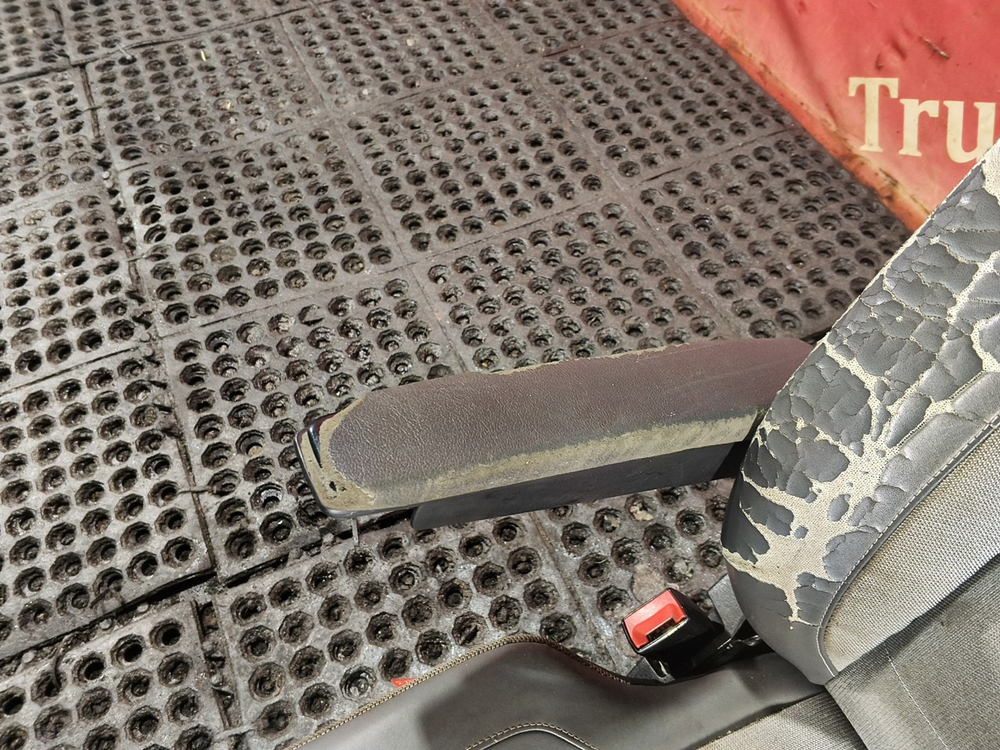 Сиденье водительское пневматическое