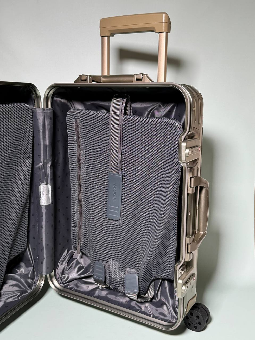 Чемодан Rimowa