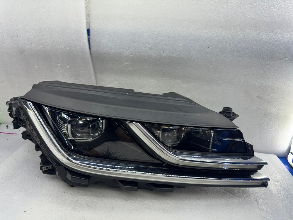 Оригинальная LED фара Volkswagen CC (, высокое оснащение)