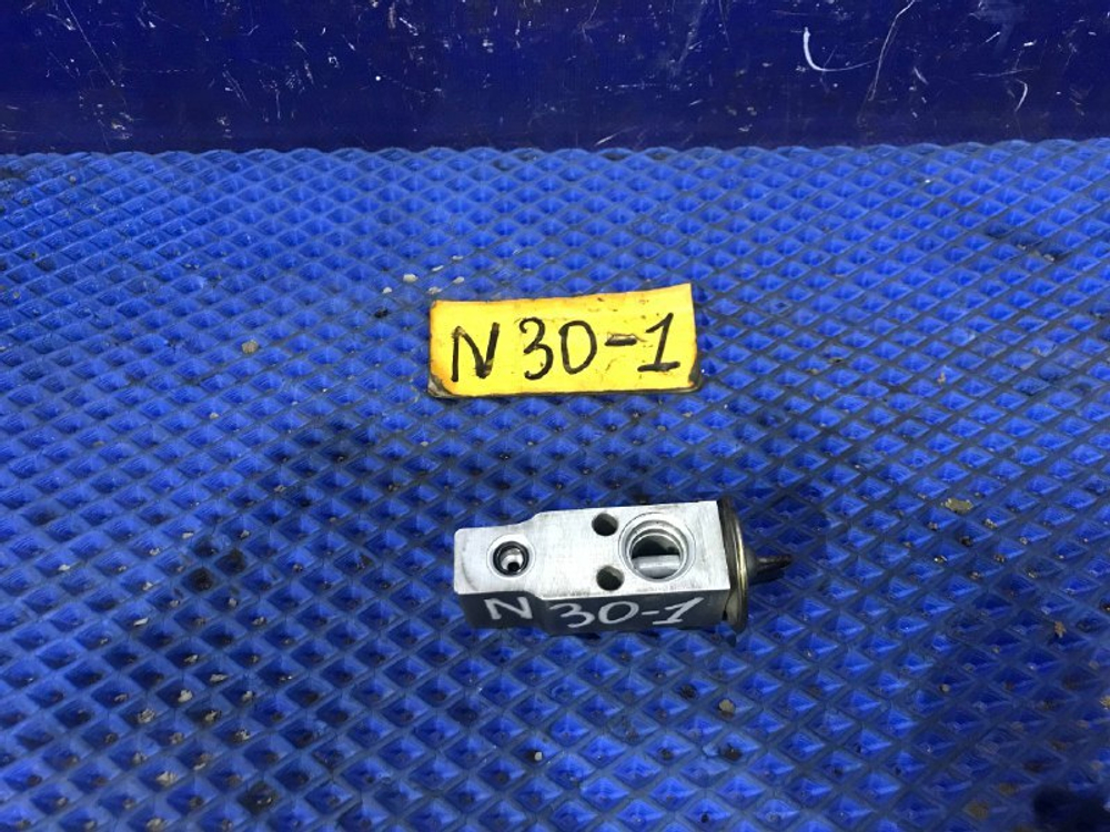 Клапан кондиционера NISSAN R’NESSA 1999