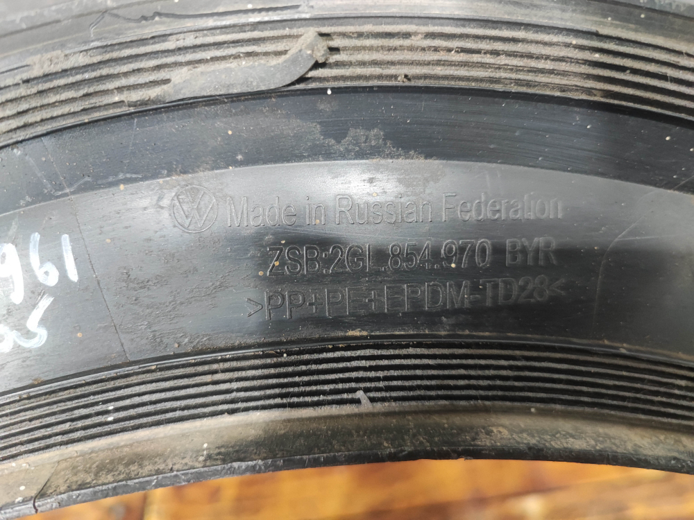 Накладка двери задней правой Volkswagen Taos 20-нв Б/У Оригинал 2GL8549709B9