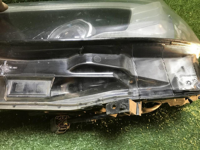 Битая Фара левая Subaru Outback 6 (2019-2022) LED