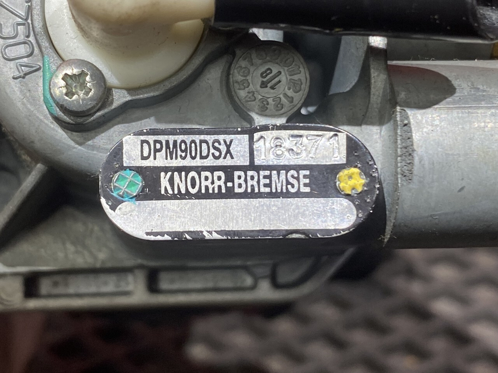 Кран ручного тормоза 2018г.