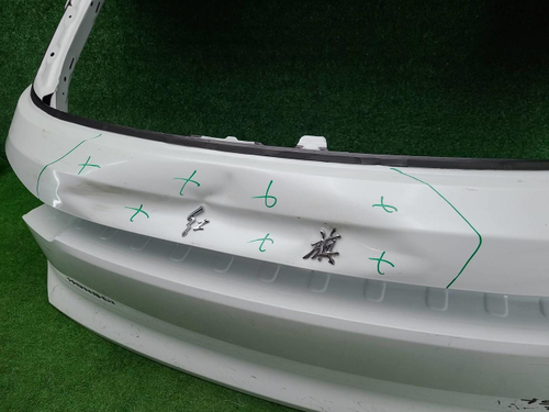 Крышка багажника Hongqi HS3 (2023-н.в.)