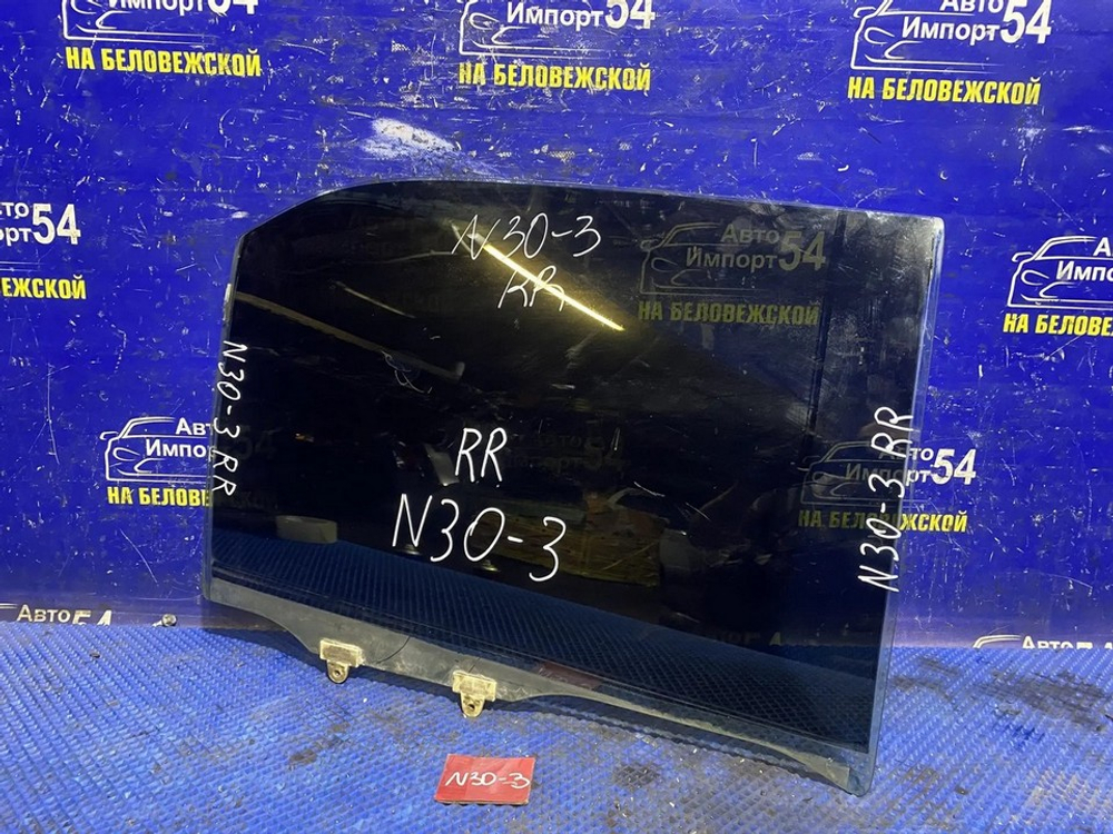 Стекло двери задней правой NISSAN R'NESSA 2000