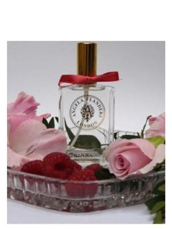 Angela Flanders Cachou