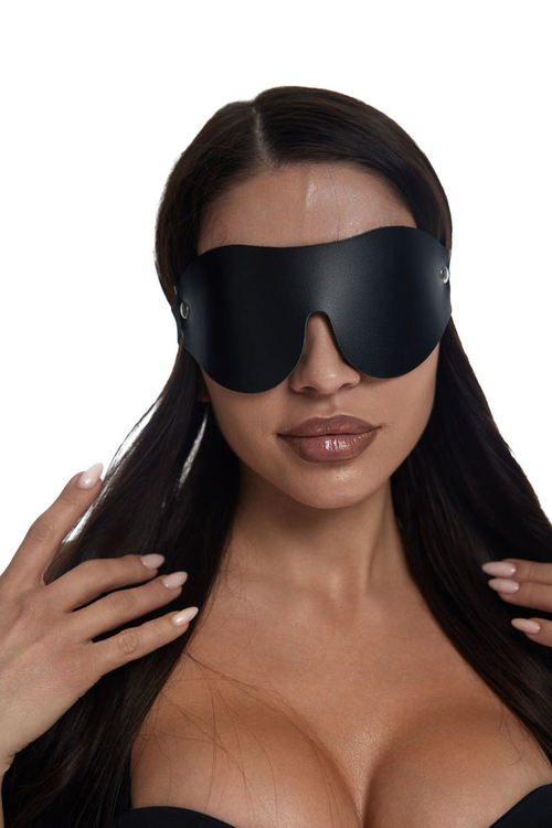 Черная однослойная кожаная маска