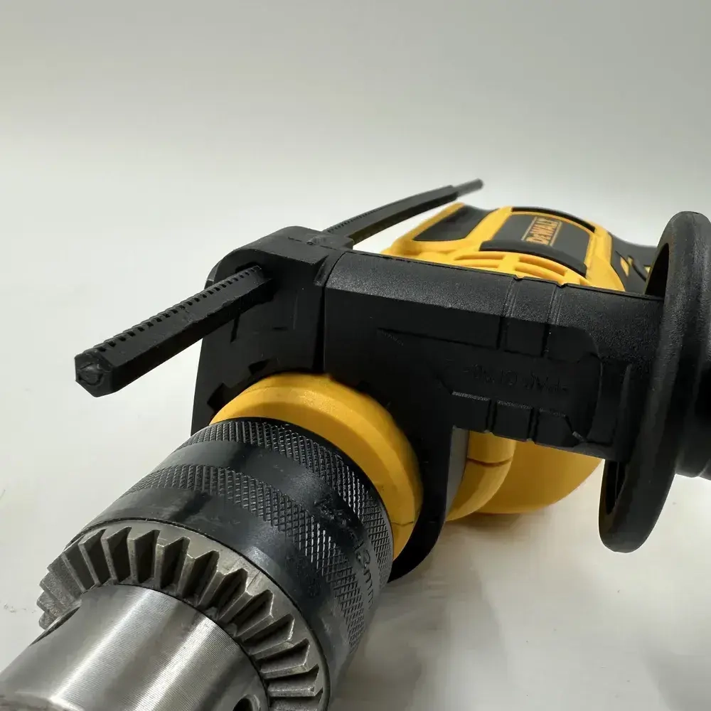Дрель ударная электрическая DeWALT 650W с регулировкой оборотов. DWD014S