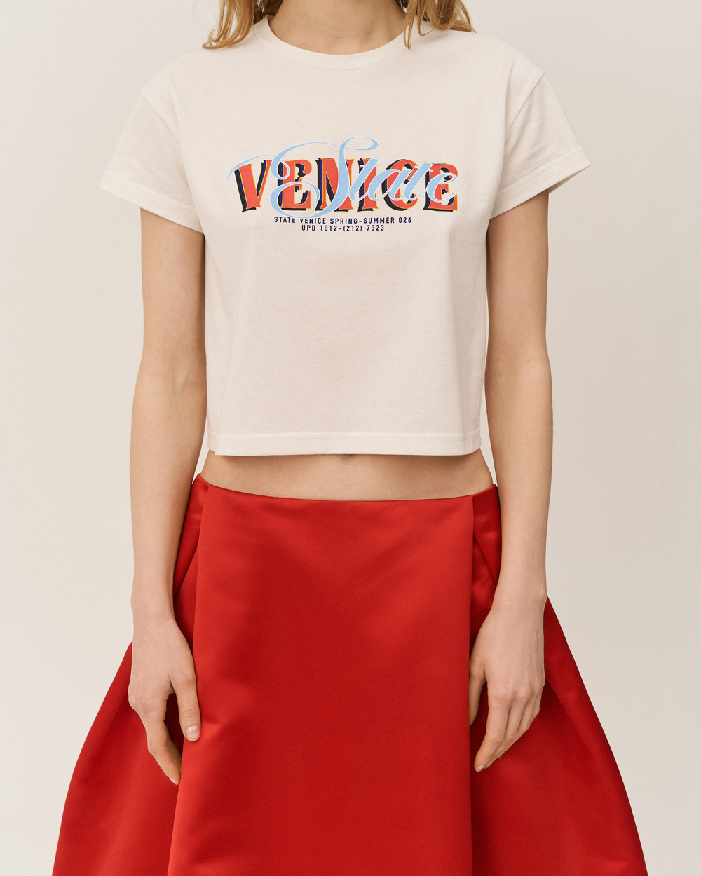 Укороченная футболка