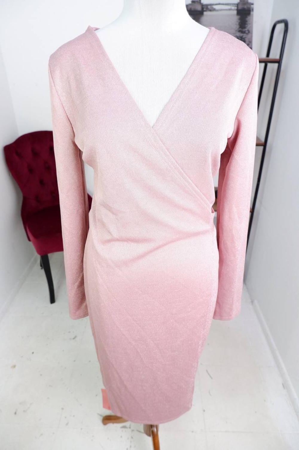 Платье приятного цвета , визуально на 50 размер, новое