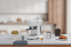 Кофемашина-эспрессо Smeg белая