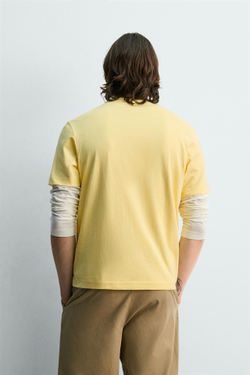 ZARA ФУТБОЛКА REGULAR FIT ЖАККАРД В ПОЛОСКУ, ЖЕЛТЫЙ