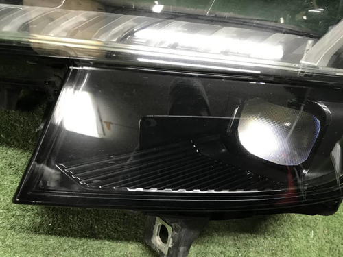Фара левая Audi Q8 (2018-2023) LED