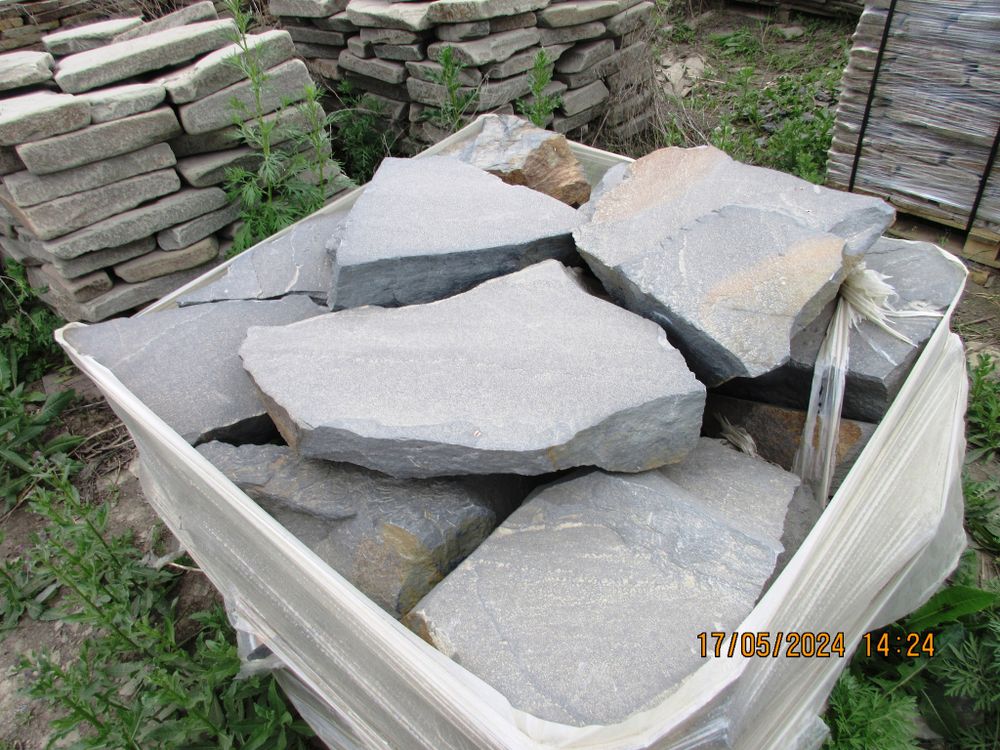 Rubble stone masonry Blue /tn