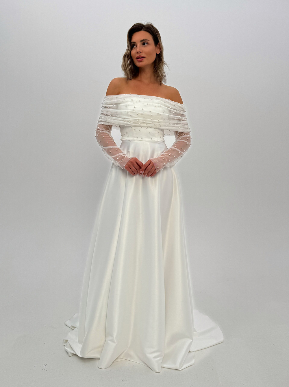 Свадебное платье с жемчугом