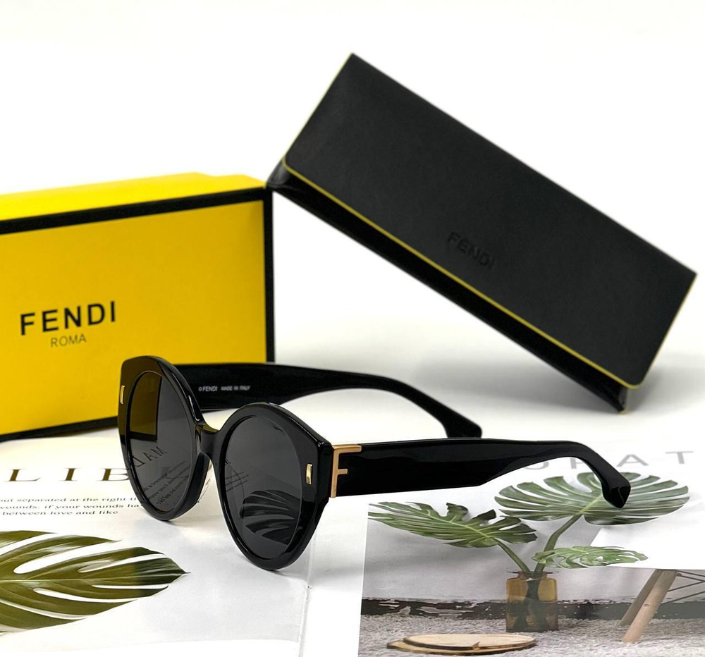 Солнцезащитные очки Fendi