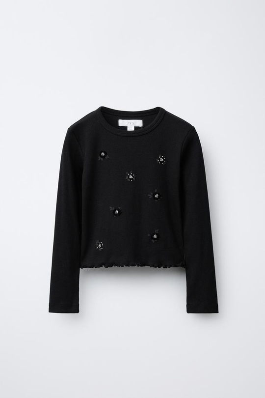 ZARA ФУТБОЛКА С ЦВЕТОЧНОЙ АППЛИКАЦИЕЙ, ЧЕРНЫЙ