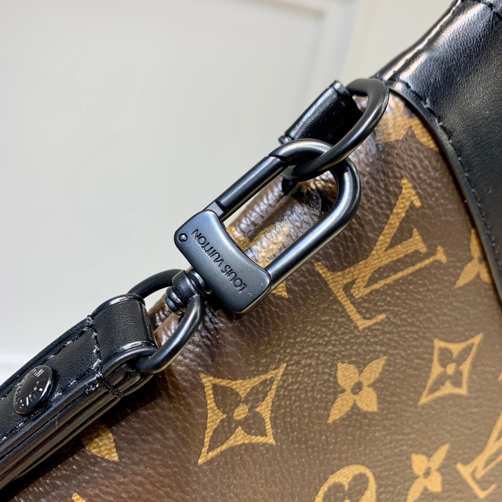 Louis Vuitton Pochette To-Go