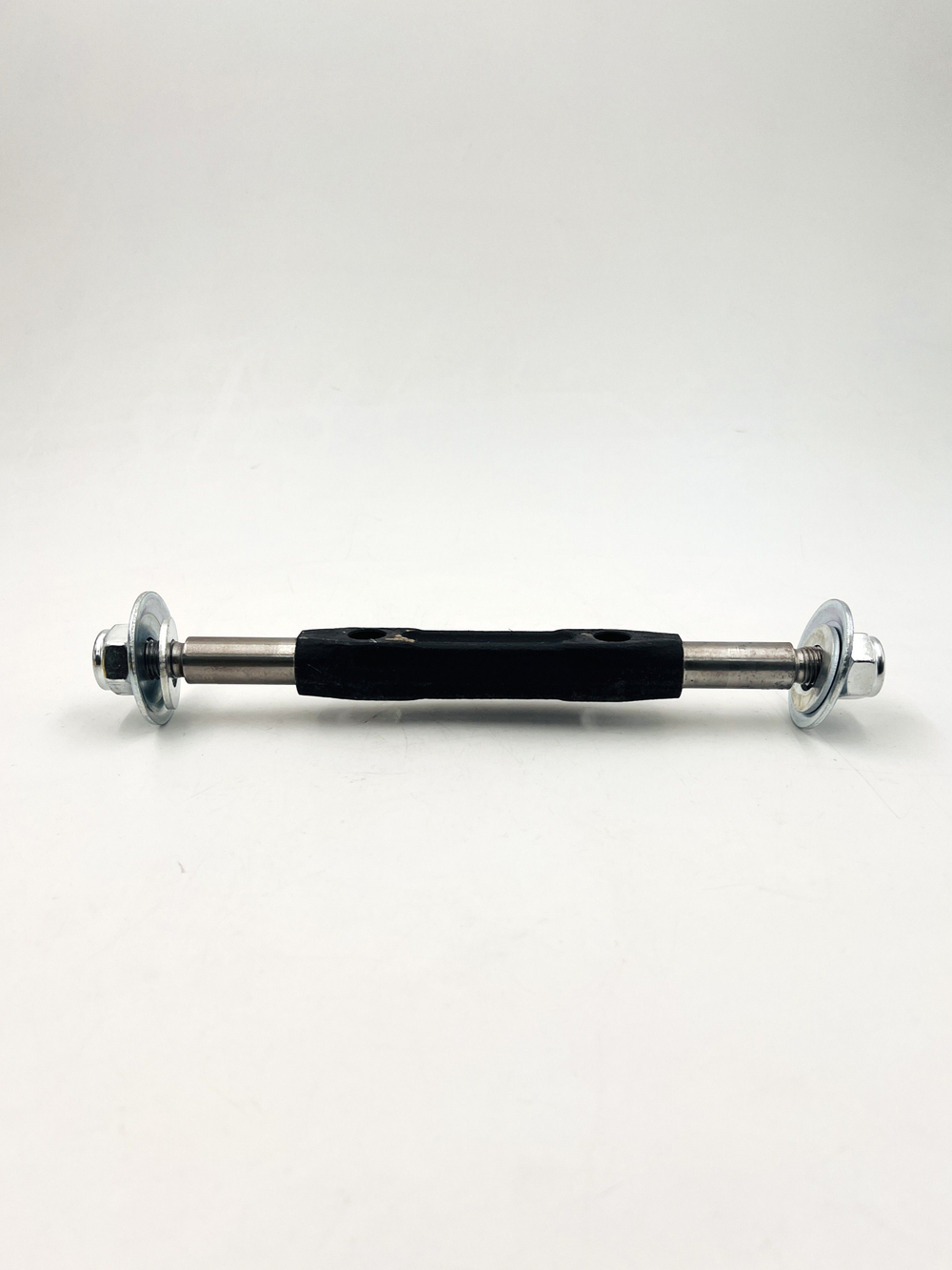 Ось (болт) верхнего рычага Нива ВАЗ 2121, ВАЗ 21213-214 в сборе