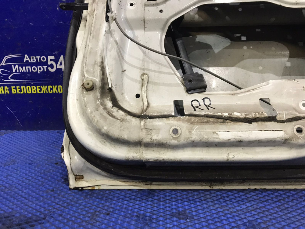 Дверь задняя правая MITSUBISHI LIBERO 1999