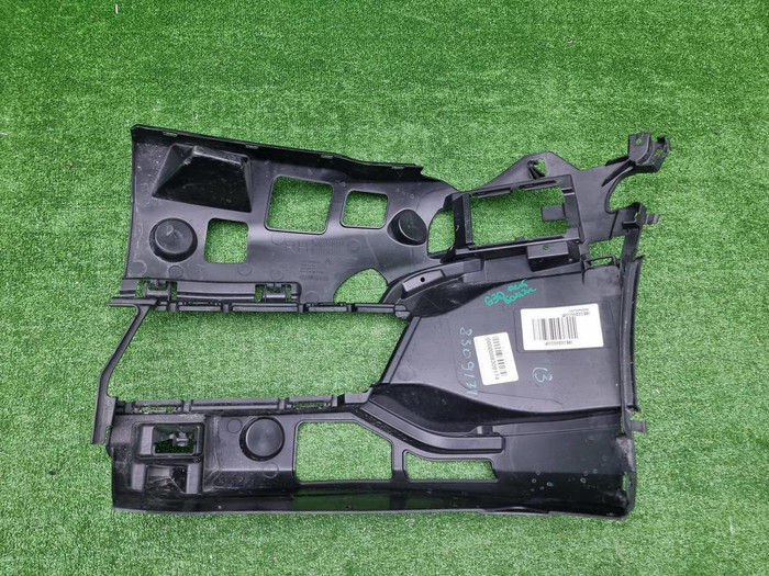 Кронштейн переднего бампера RH BMW 5er G30 (20-23)