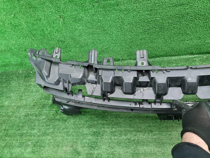 Решетка переднего бампера Porsche Cayenne 3 17-23