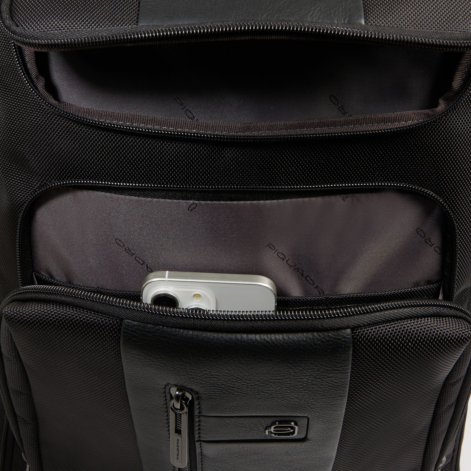 Рюкзак дорожный Brief CA7046BR2/Nero